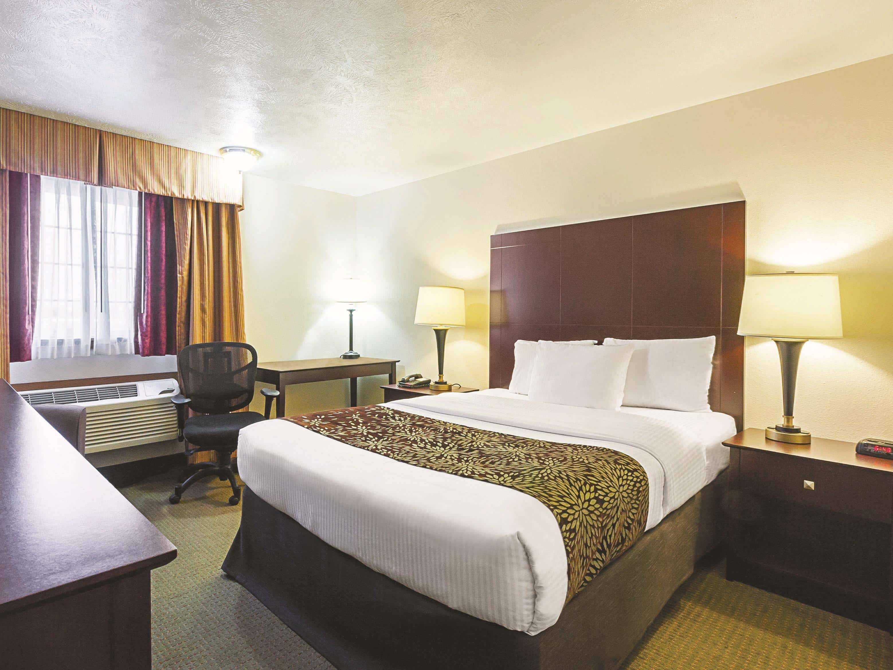 La Quinta By Wyndham Woodburn Hotel Buitenkant foto