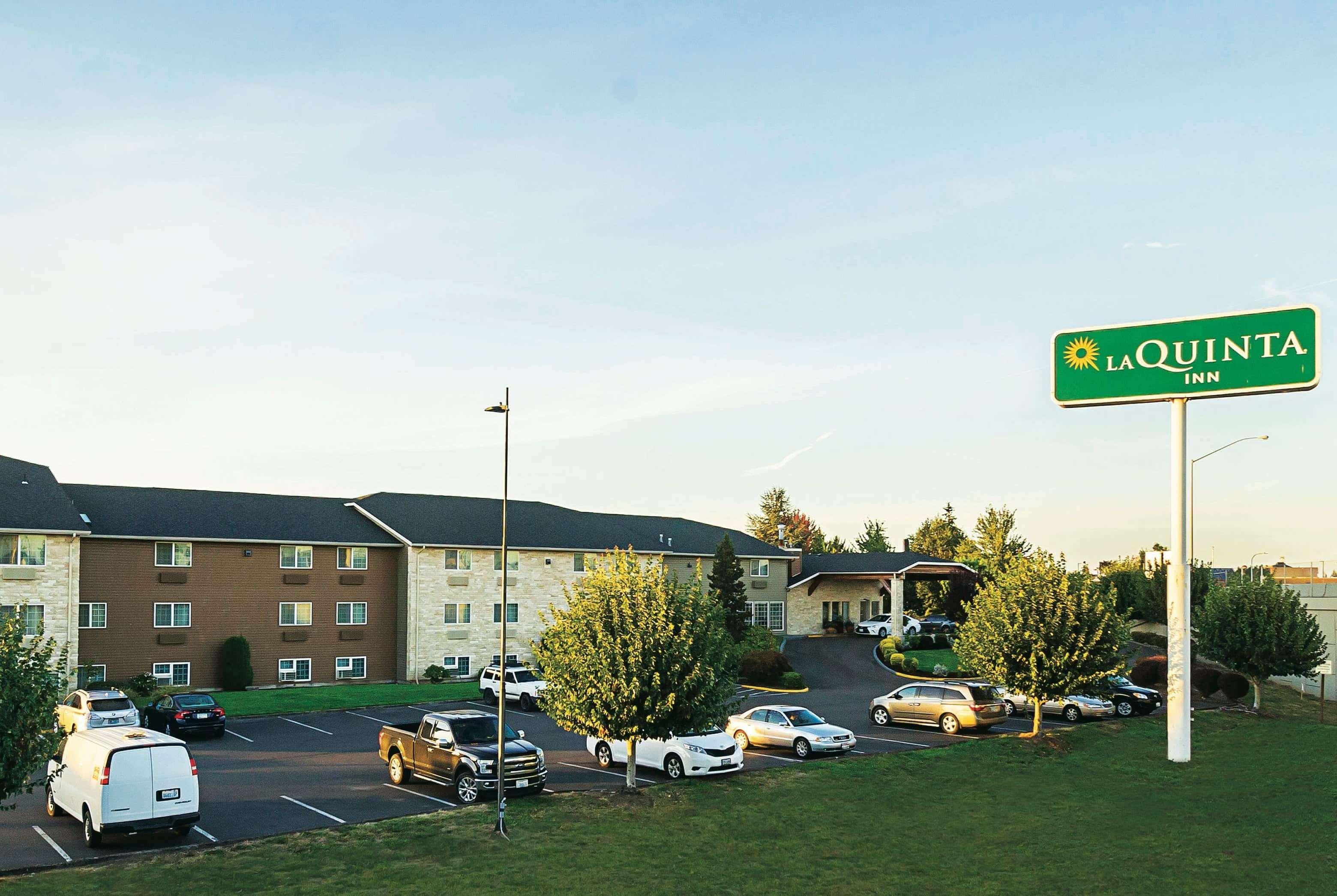 La Quinta By Wyndham Woodburn Hotel Buitenkant foto
