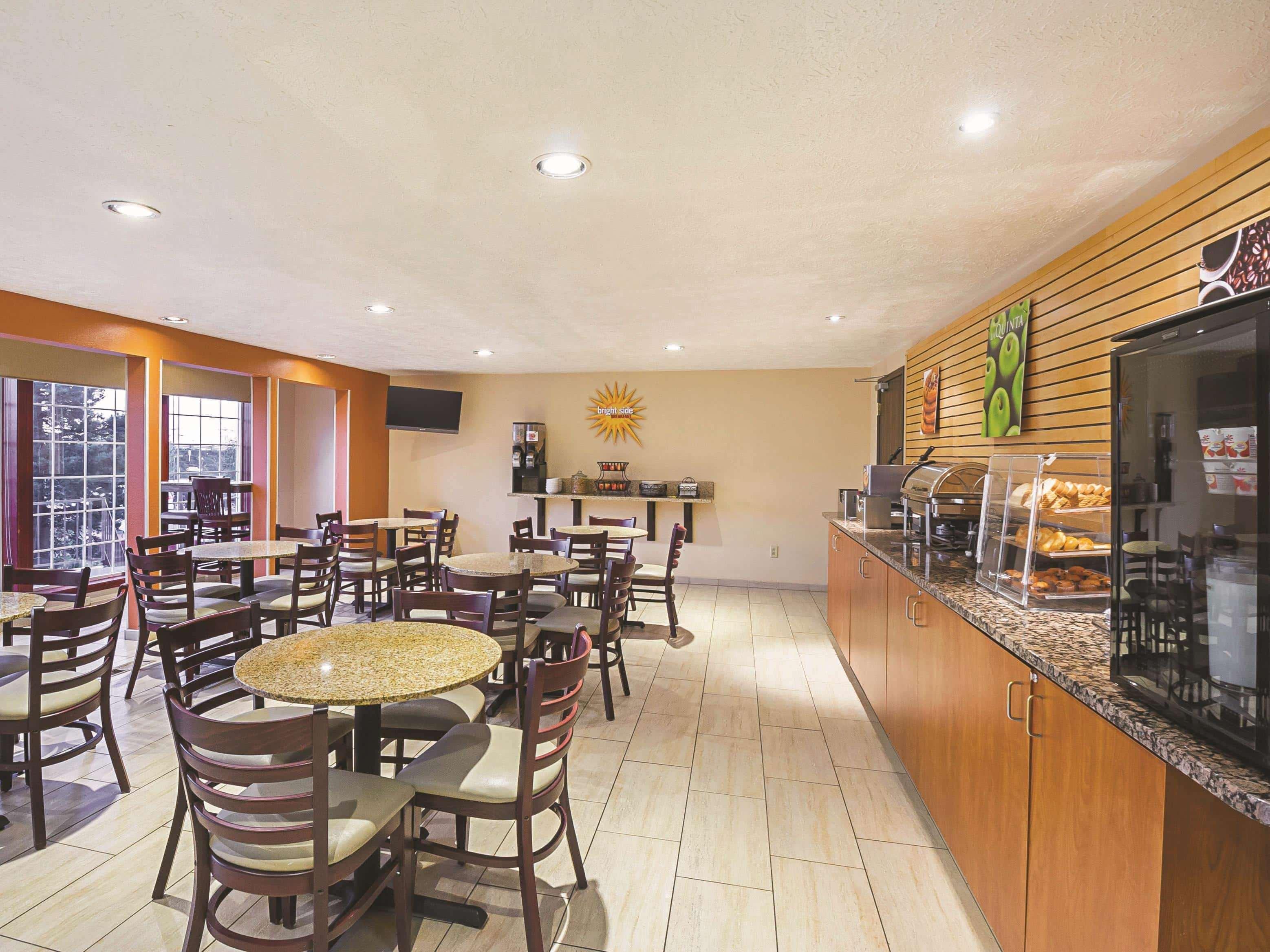 La Quinta By Wyndham Woodburn Hotel Buitenkant foto