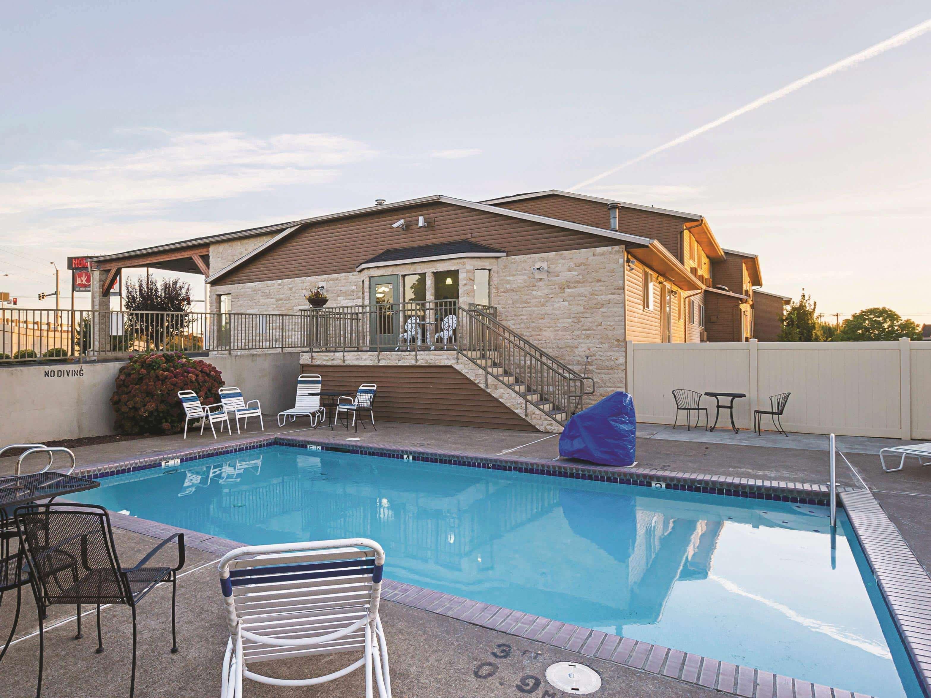 La Quinta By Wyndham Woodburn Hotel Buitenkant foto